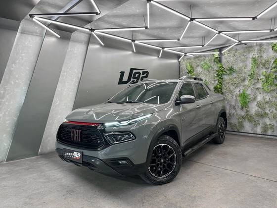FIAT TORO 2.0 16V TURBO DIESEL ULTRA 4WD AT9 FIAT TORO 2.0 16V TURBO DIESEL ULTRA 4WD AT9